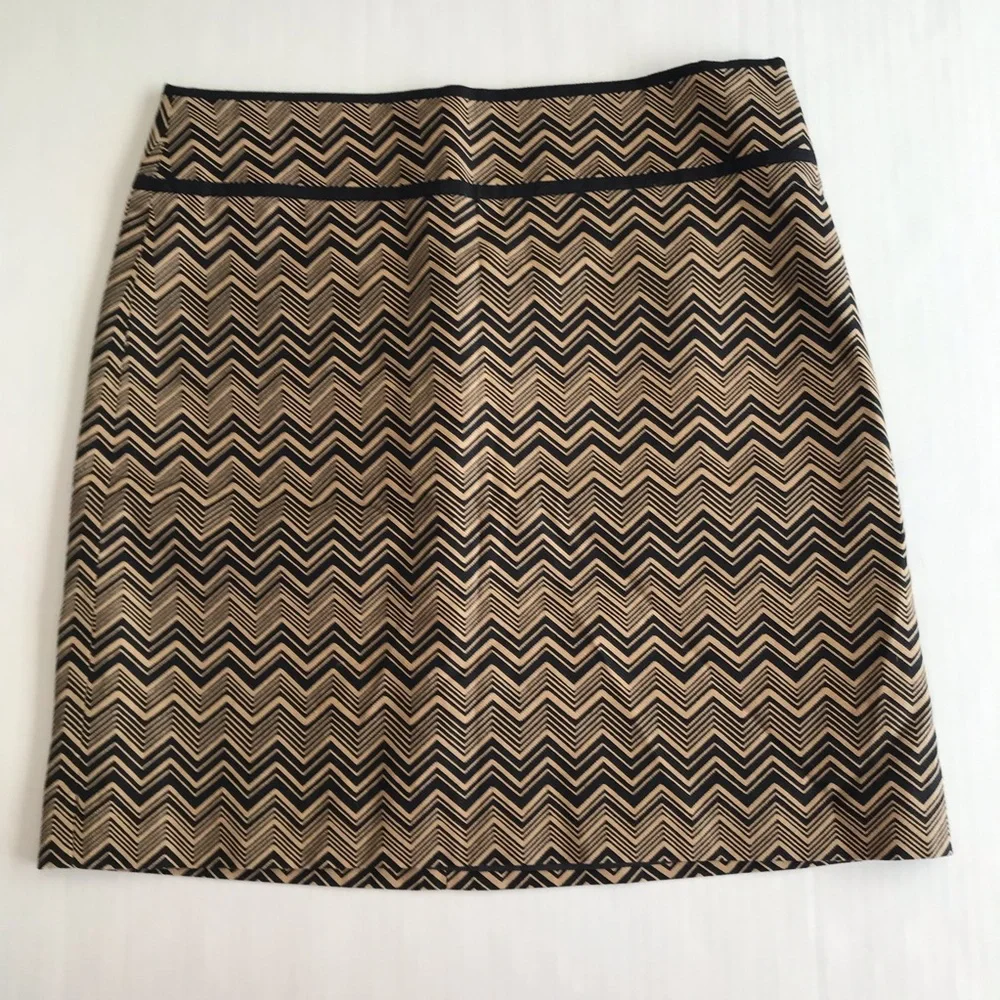 NWT Ann Taylor Loft Tan Black Chevron Zig Zag Skirt Size 0P 0 Petite $50.